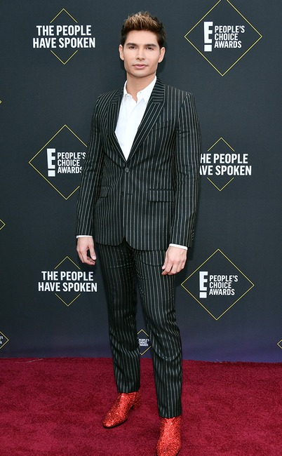 Christian Acosta, 2019 E! People's Choice Awards, Red Carpet Fashion